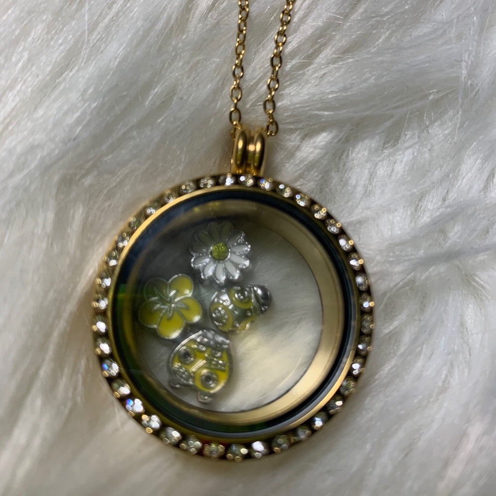 Fab Floating Necklace